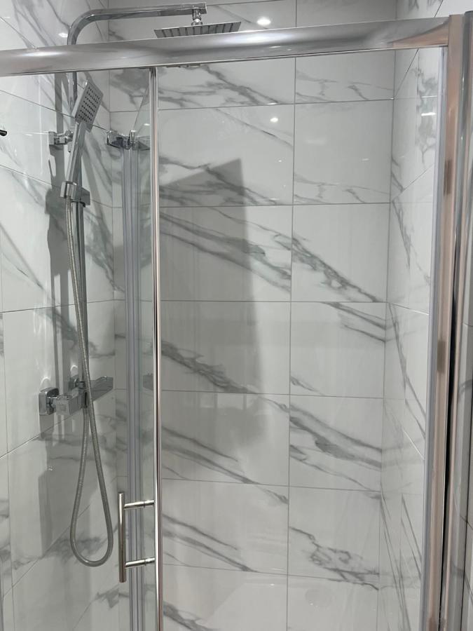 Park View Serviced Apartment - Next To Northolt Tube Station - Near Central London & Wembley エクステリア 写真