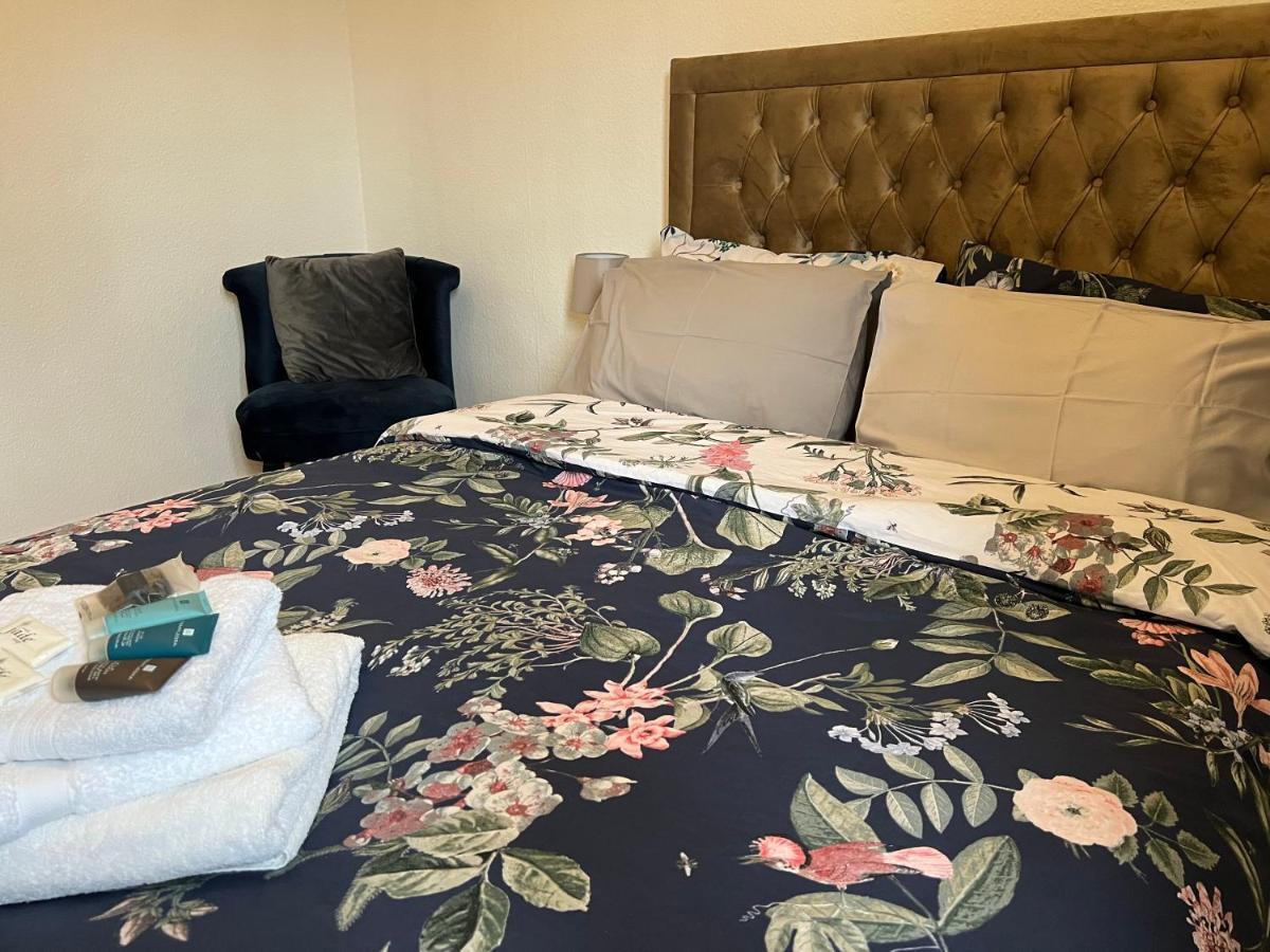 Park View Serviced Apartment - Next To Northolt Tube Station - Near Central London & Wembley エクステリア 写真