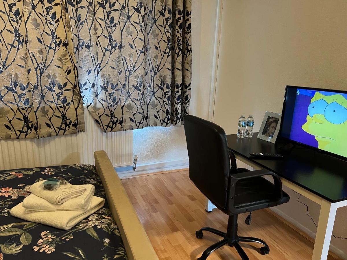 Park View Serviced Apartment - Next To Northolt Tube Station - Near Central London & Wembley エクステリア 写真