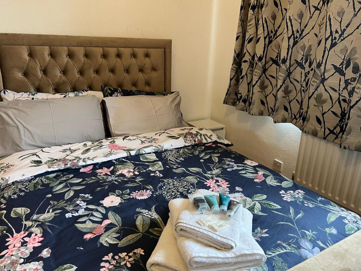 Park View Serviced Apartment - Next To Northolt Tube Station - Near Central London & Wembley エクステリア 写真